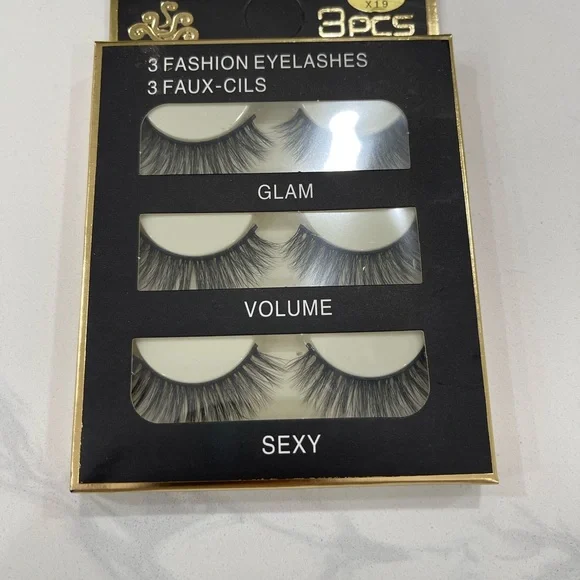 Lashes - Picture 3 of 8